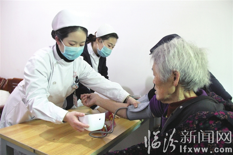 侯馬市人民醫(yī)院:走村入戶提供健康義診