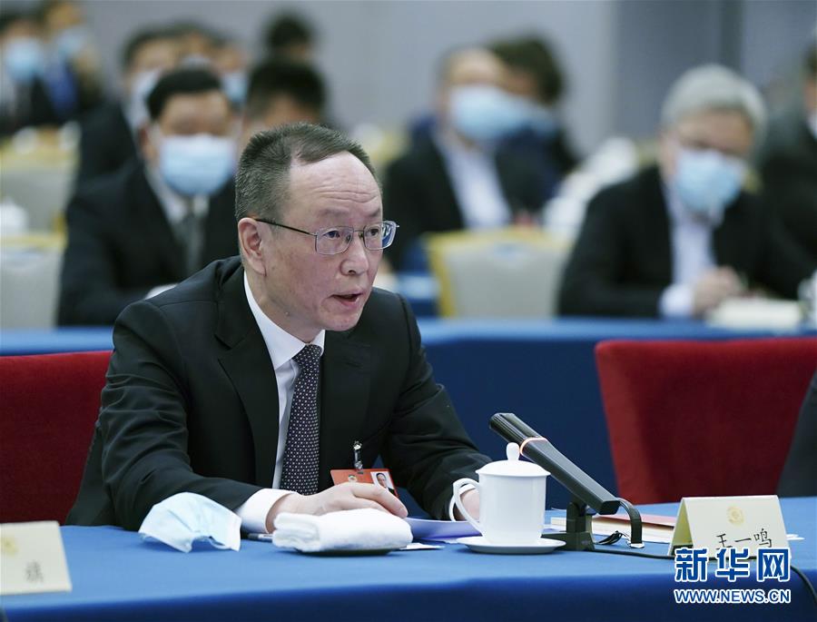 （新華全媒頭條·圖文互動）（7）從人民中汲取磅礴力量——習(xí)近平總書記同出席2020年全國兩會人大代表、政協(xié)委員共商國是紀(jì)實(shí)
