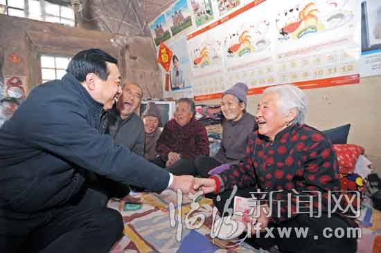 俯首故土反哺情——2010年感動山西十大人物張建國紀事