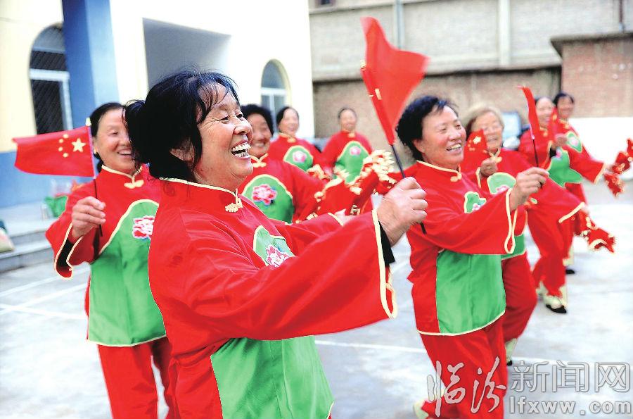 臨汾市各界群眾載歌載舞迎國(guó)慶