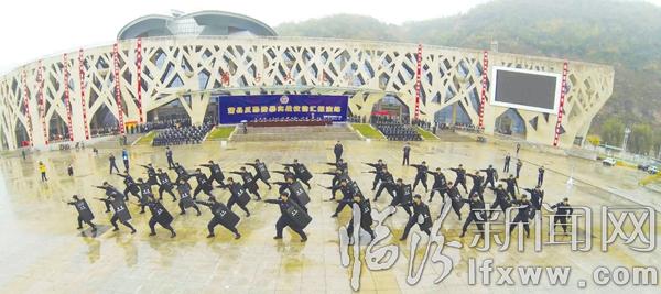 蒲縣警方反恐防暴演練