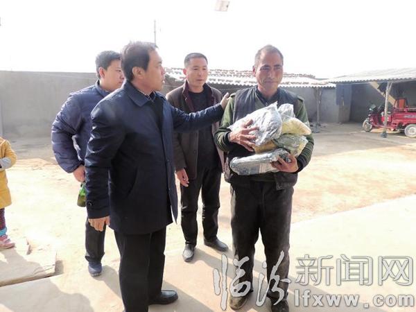 臨汾市扶貧辦黨員干部走村入戶 實施精準扶貧脫貧